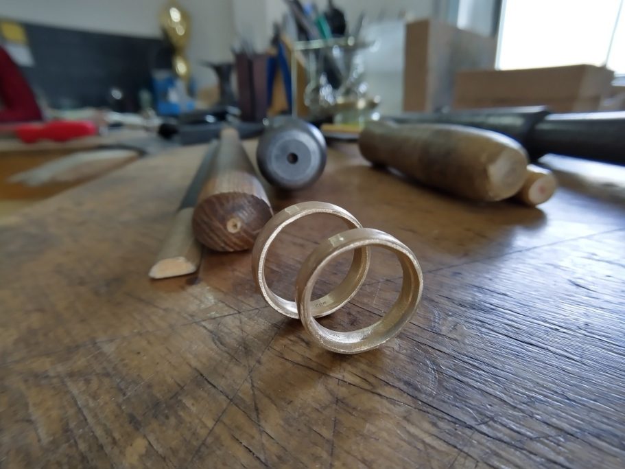 Ringe mit Werktisch